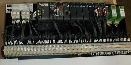 CLP versus Microcontrolador: Sistema CLP
