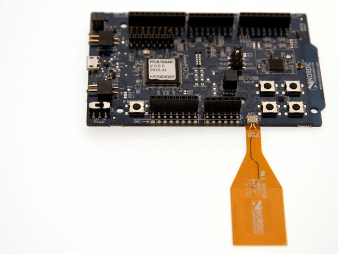 Placa nRF52 DK com antena NFC