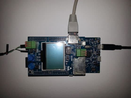 Ambiente montado: LPCXpresso4337 com Ethernet e cabo serial.