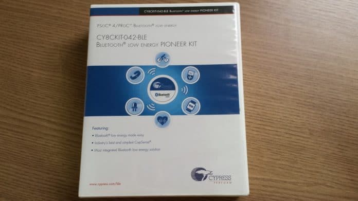 Caixa do Kit CY8CKIT-042-BLE.