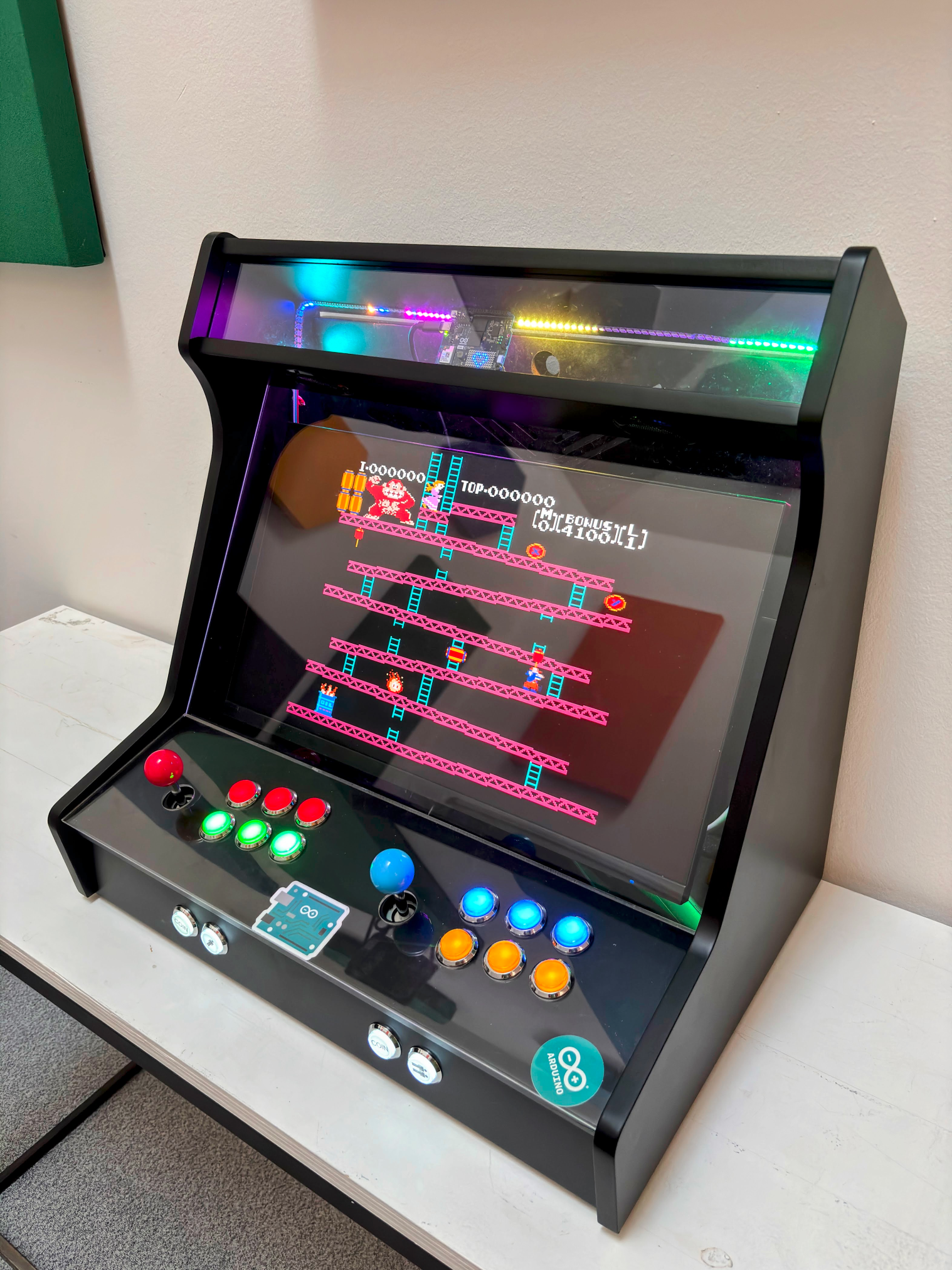 Arduino UNO Q 4GB: o que muda na versão com 4 GB de RAM e 32 GB eMMC